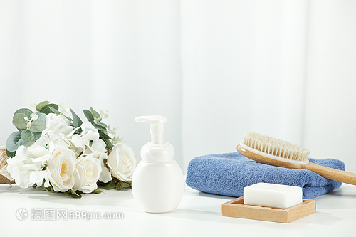 家居洗漱用品與家具的完美融合 實(shí)用與美觀的平衡之道